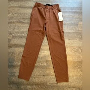 Men’s Fleet pant brand new with tags size S in Hazelnut